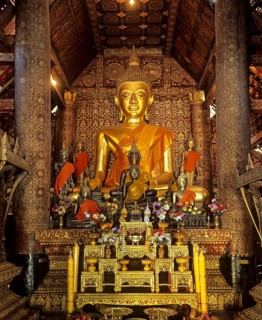 Buddha statue in Wat Xieng Tong or Vat Xienthong