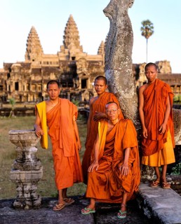 Buddhist monks at the western entrance