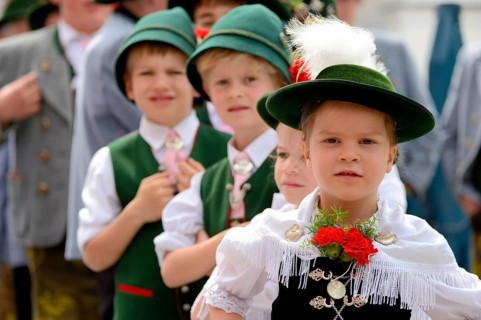 Children wearing traditional costume