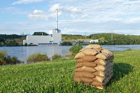Kruemmel Nuclear Power Plant during a flood