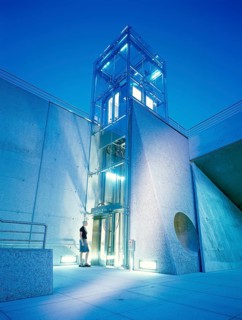 Modern glass lift