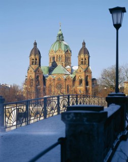 St. Luke's Church with a footbridge over the Isar River