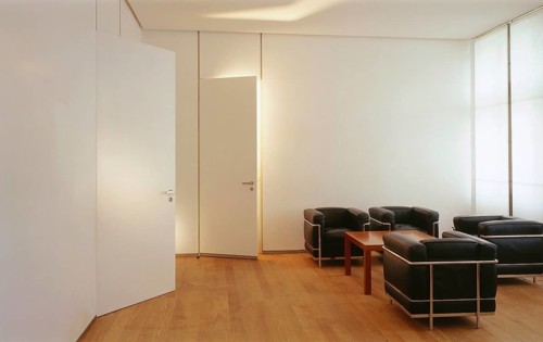 Anteroom with a sitting area