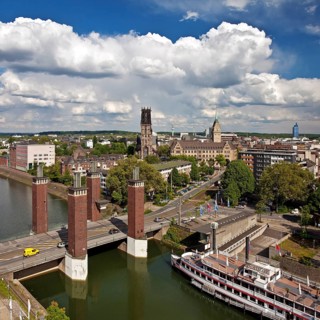 Inner harbour with Schwanentor Bridge