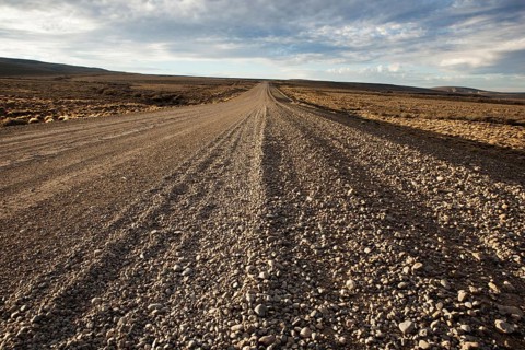 Gravel road to the Cueva de las Manos