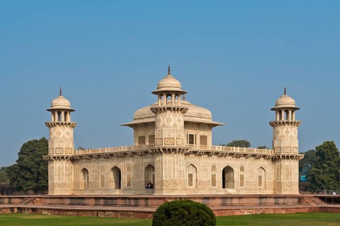 Islamic mausoleum