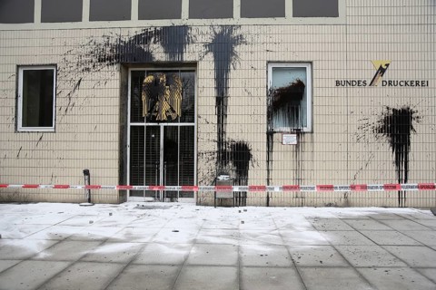 Blobs of paint and broken windows on the Bundesdruckerei