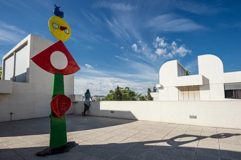 Sculpture on the roof of the Miró Museum