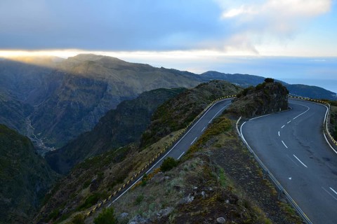 The mountainous road leading to Paúl da Serra at dawn