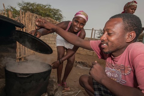 Members of the Rabelados religious community preparing a meal