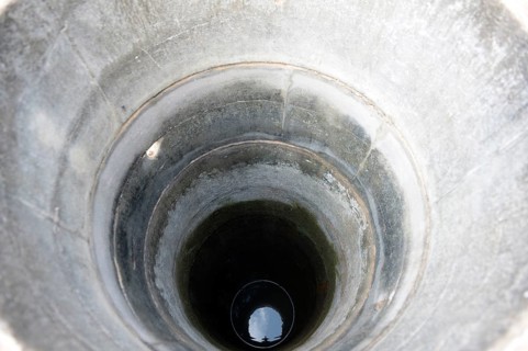 Well shaft made of concrete pipes