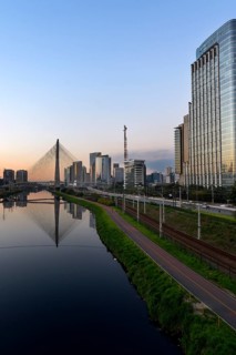 Modern skyscrapers and the Octávio Frias de Oliveira bridge over the Rio Pinheiros River
