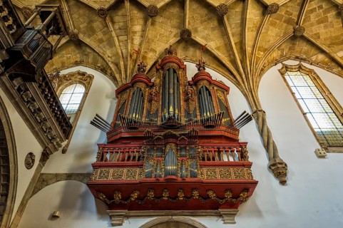 Baroque pipe organ