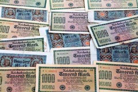 Reichsmark banknotes with face value from 100 to 1000 Reichsmark