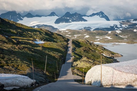 Sognefjellsvegen mountain pass road along Rv 55