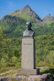 Monument for Knut Hamsun