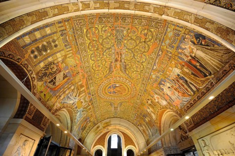 Entrance hall with a ceiling mosaic