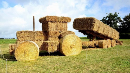 Tractor and trailer made of straw bales