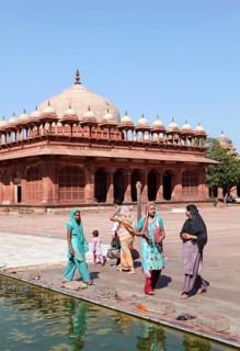 Courtyard of Buland Darwaza