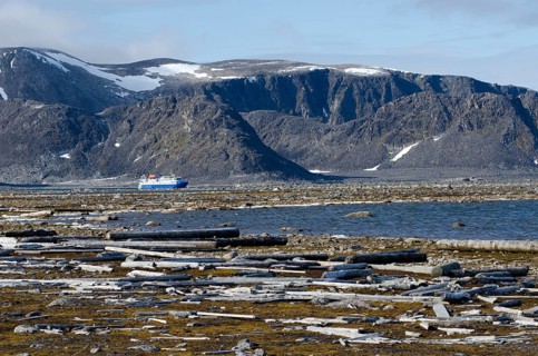 View from Amsterdamøya towards Danskøya