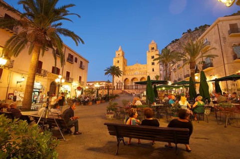 Restaurants on Piazza Duomo square in the evening