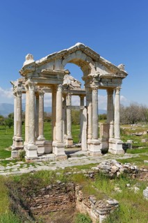 Ancient tetrapylon
