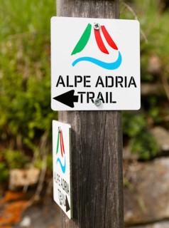 Sign along the Alpe Adria Trail long-distance hiking trail
