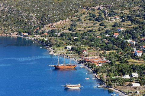 Village of Sögüt with shipyard