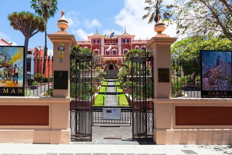 Liceo de Taoro Culture House in Jardin del Marquesado de la Quinta Roja gardens