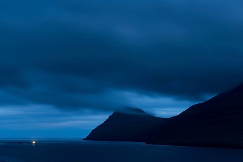 Illuminated fish farm