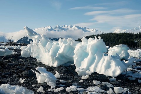 Grounded ice floes