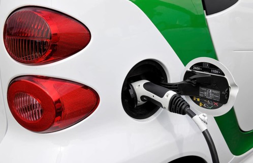 Fuel tank cap and plug of an electric Smart