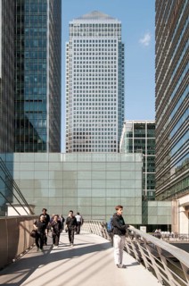 South Quay footbridge with the "One Canada Square" skyscraper at back