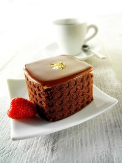 Cake with a sponge case and chocolate filling