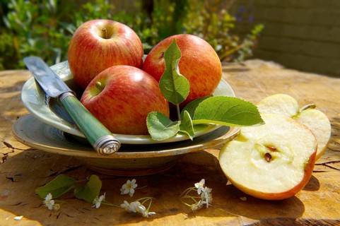 Braeburn apples