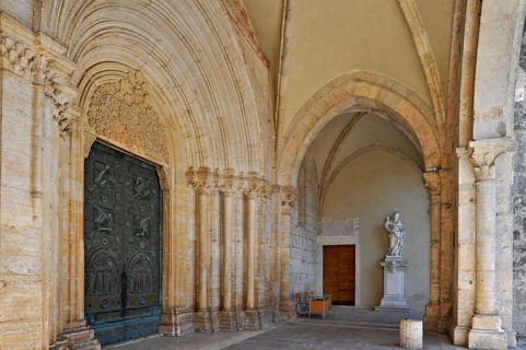 Arch of the main portal
