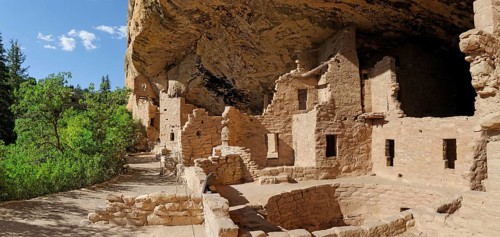 Anasazi cliff dwellings