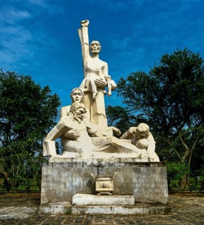 Memorial to the My Lai Massacre from 16th March 1968