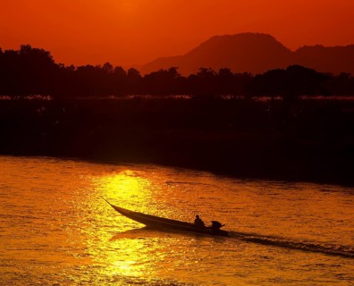 Ruea Hang Yao or long tail boat