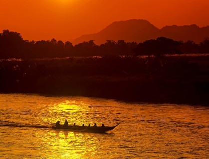 Ruea Hang Yao or long tail boat