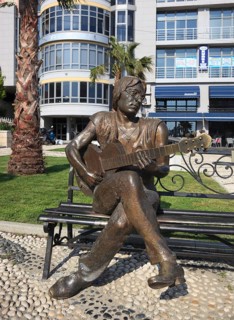 Statue of John Lennon