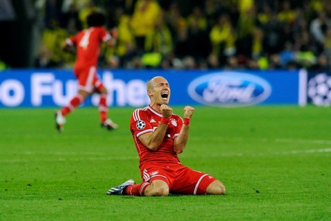 Arjen Robben cheering jubilantly at the end of the game