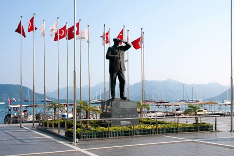 Mustafa Kemal Atatuerk statue