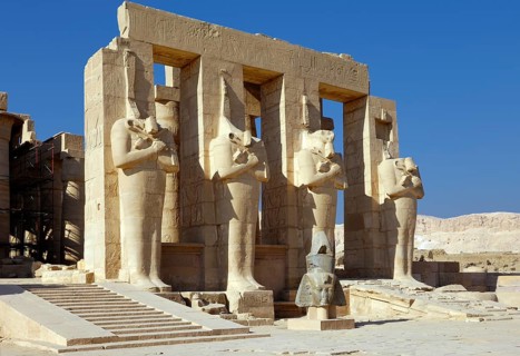 Facade with columns and Osiris statues at the Ramesseum