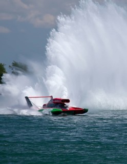 Hydroplane racing on the Detroit River