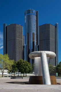General Motors headquarters and the Detroit Marriott Hotel in the Renaissance Center with the Noguchi Fountain in Hart Plaza in the foreground
