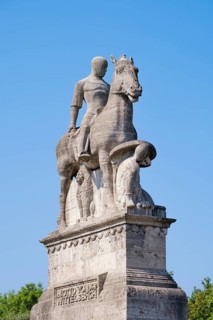 Otto I. equestrian statue on Wittelsbacher bridge
