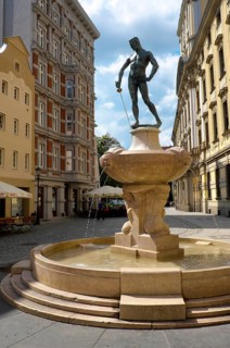 Fencing fountain by Hugo Lederer at the University of Wroclaw