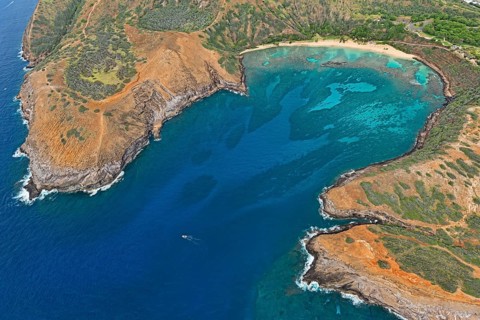 Overview of the empty Hanauma Bay