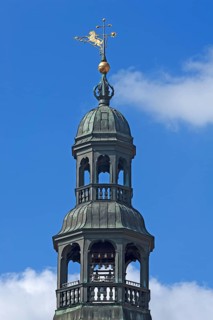 Town hall tower with the porcelain carillon